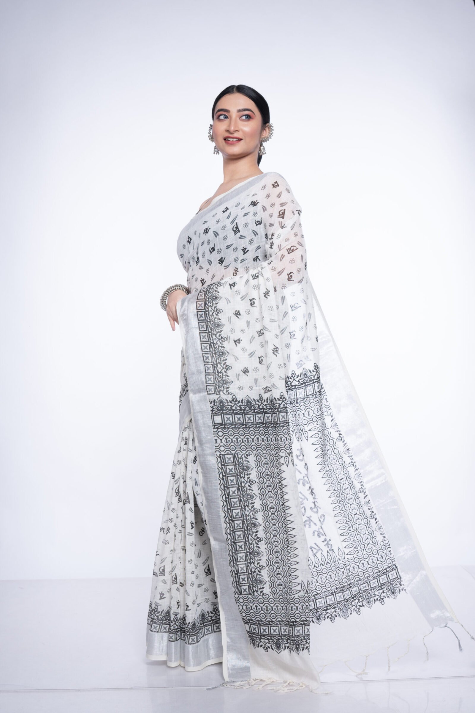 Bengal 'Barnaparichaya Saada' Cotton