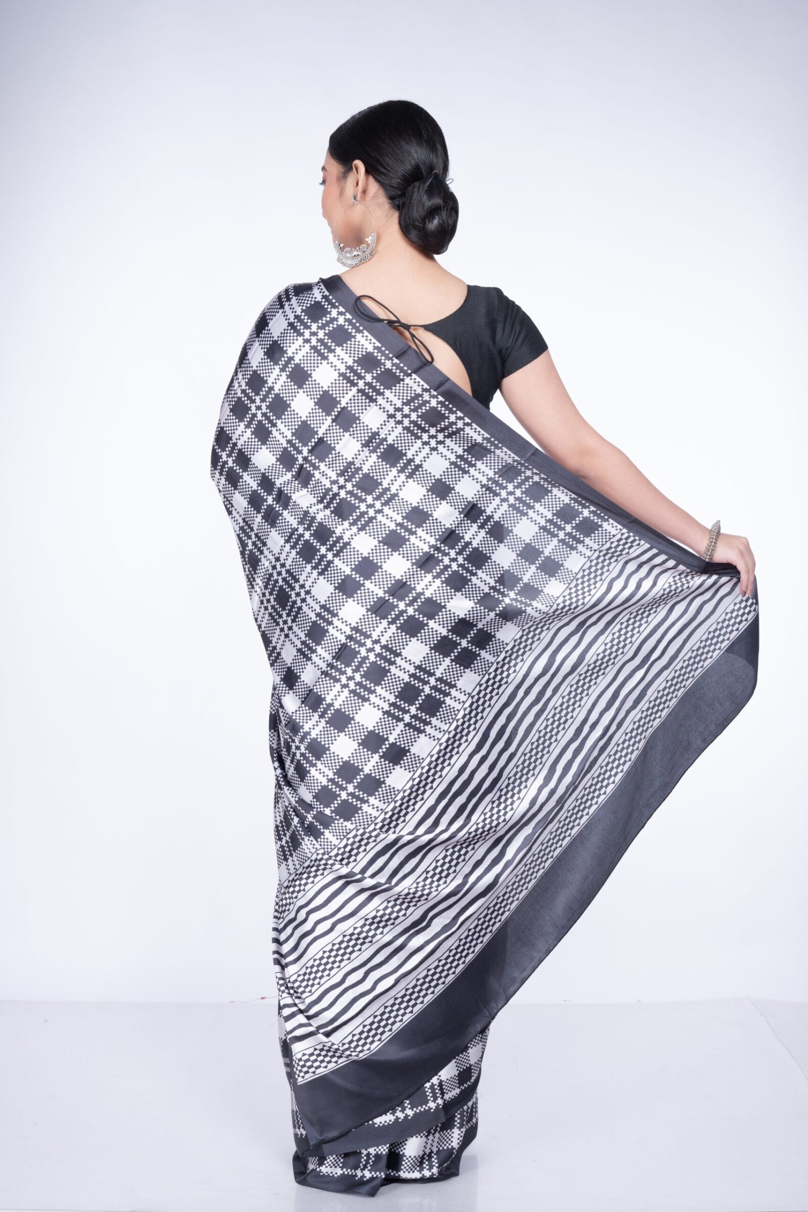 'Ebony Geometry' Silk - Image 4
