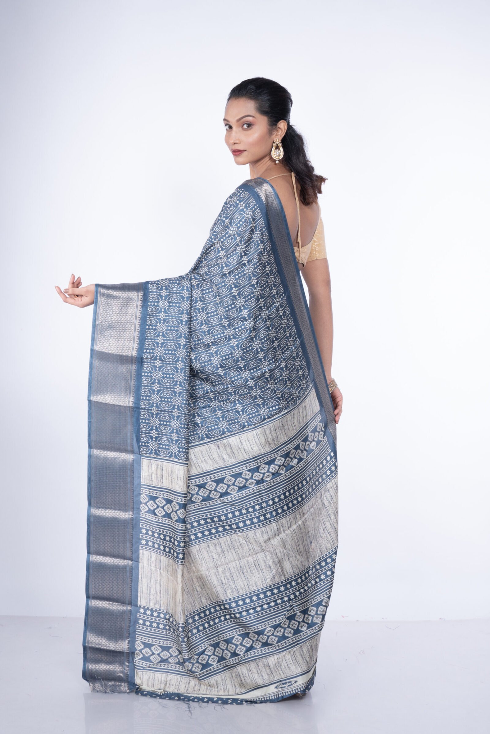 Bandhej 'Neela  Aangan' Cotton Silk - Image 3