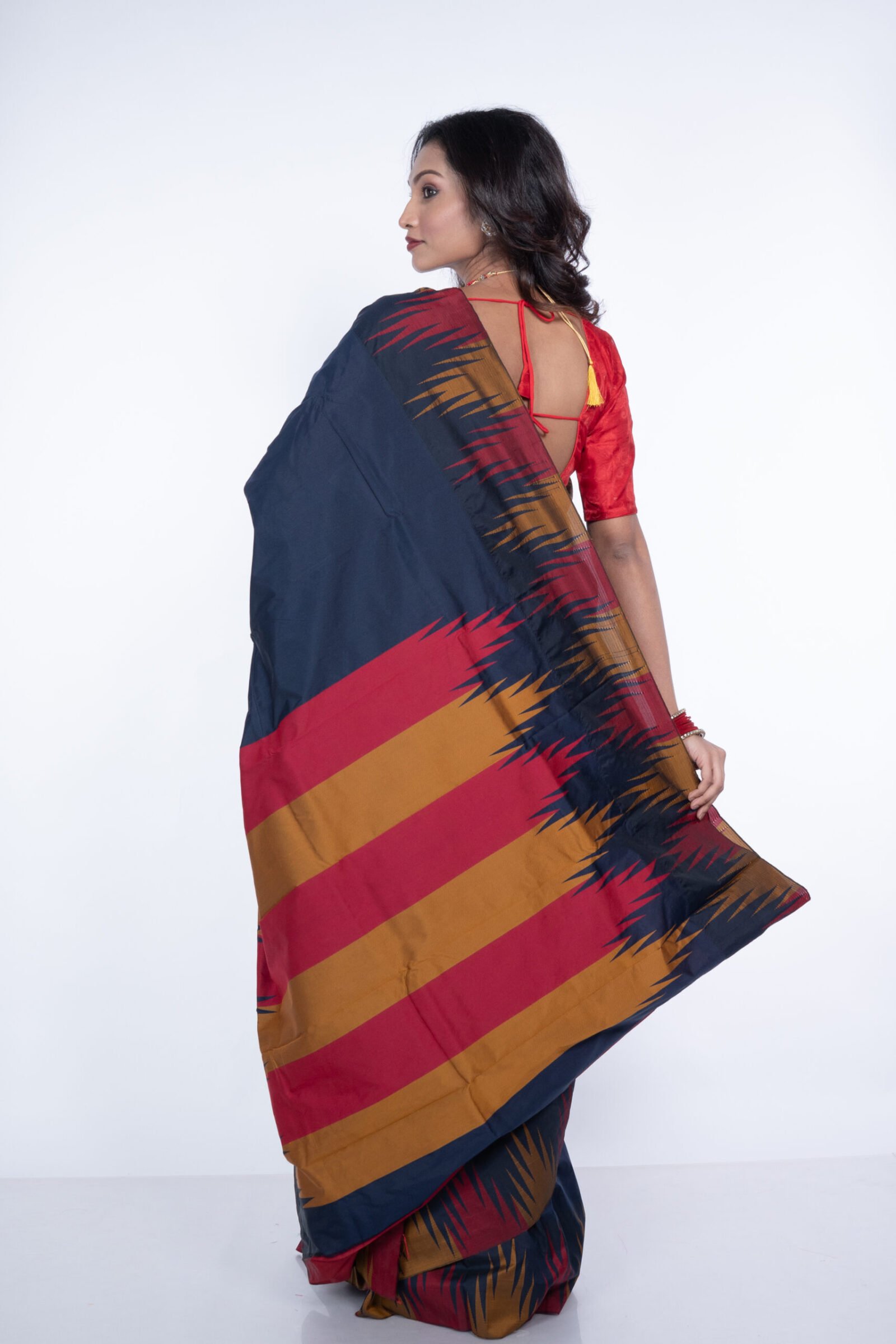 Kanjeevaram 'Divine Darkness'  Silk - Image 3