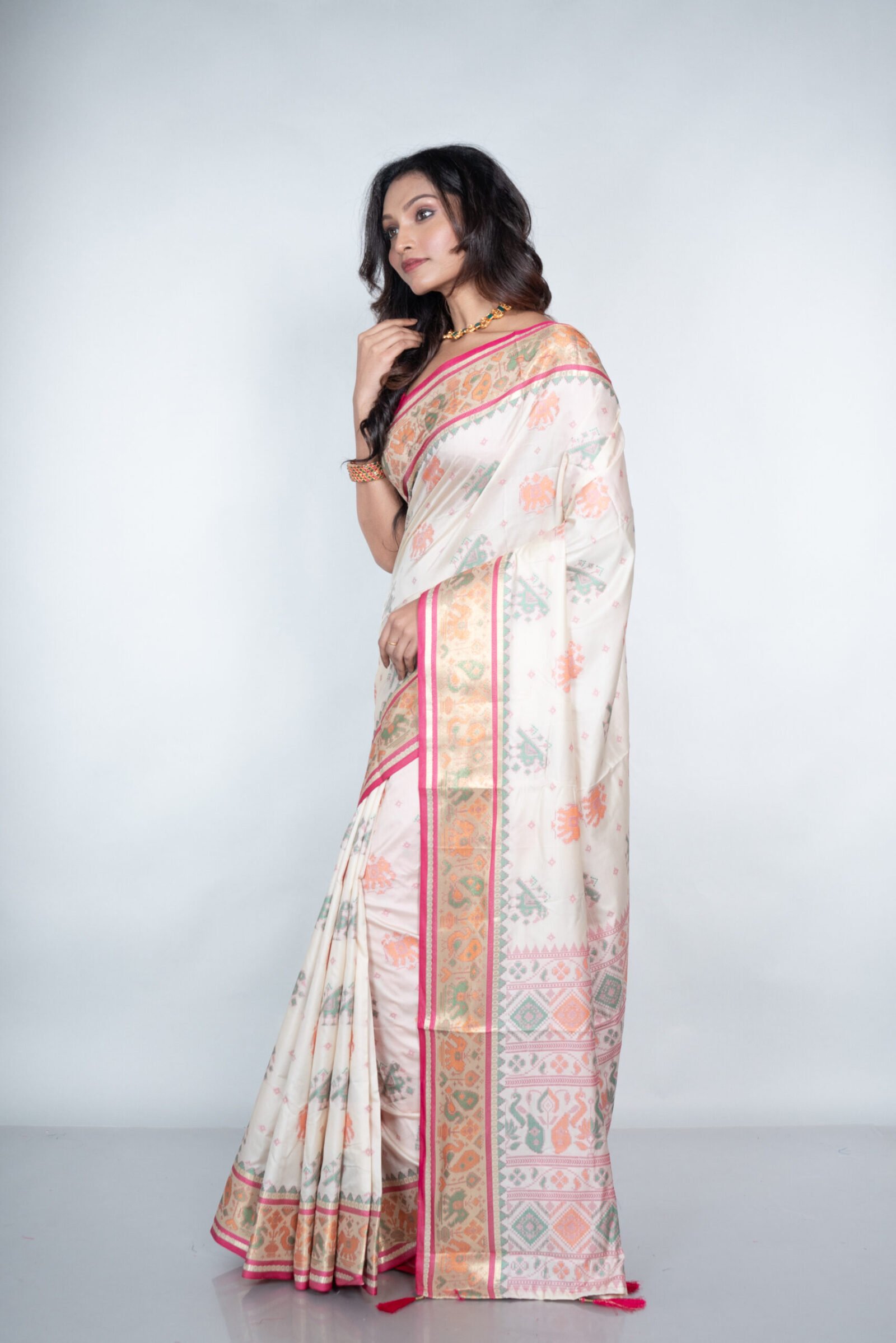 Patola 'Moonlight White'  Silk - Image 2