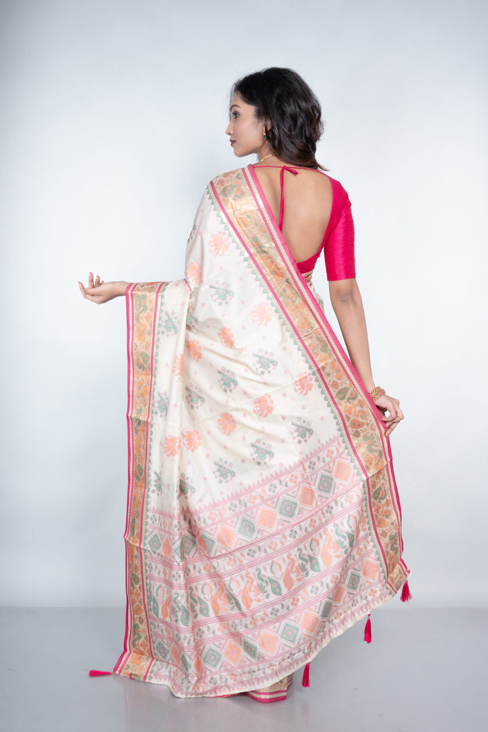 Patola 'Moonlight White'  Silk - Image 4