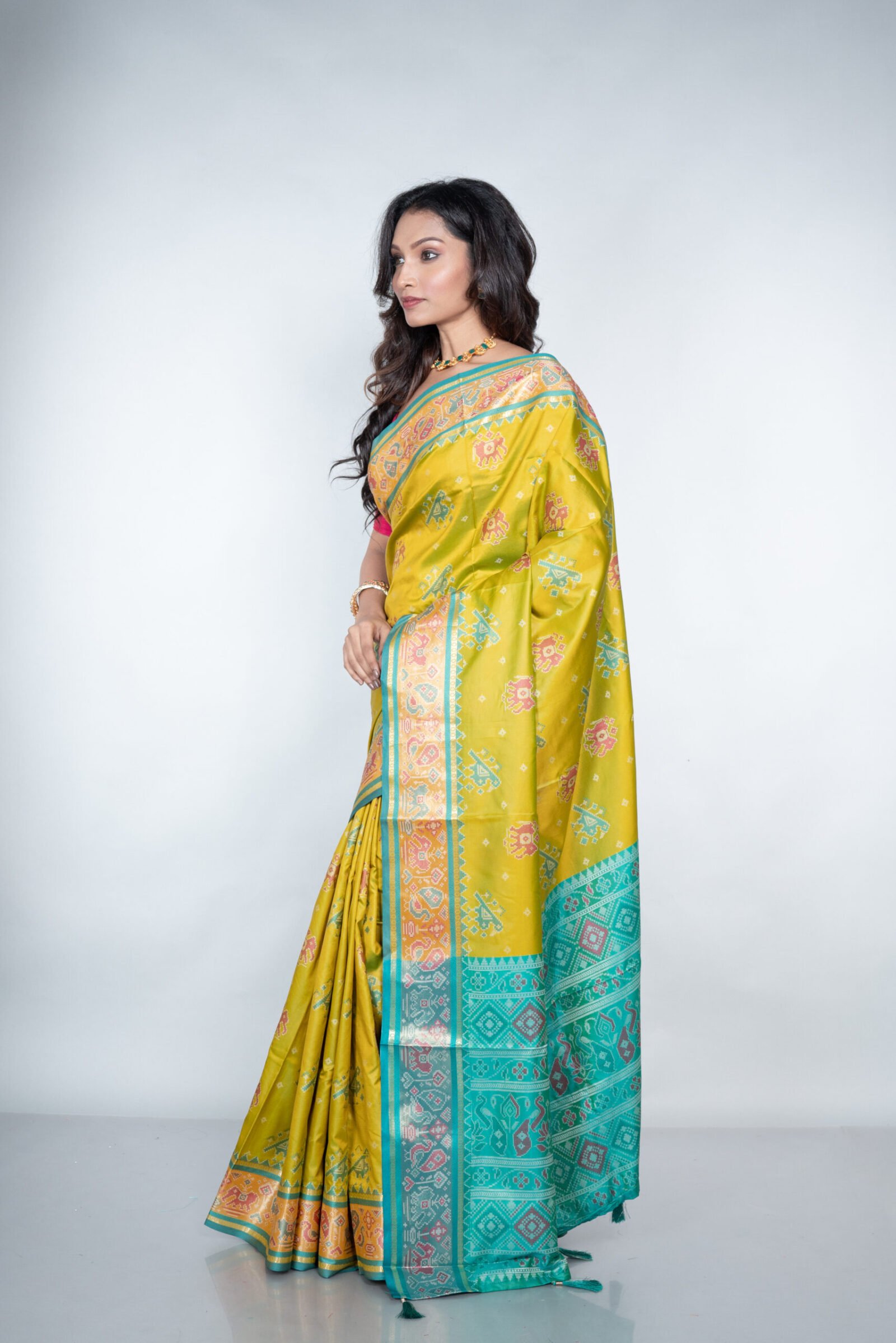 Patola 'Garden Green' Silk - Image 5