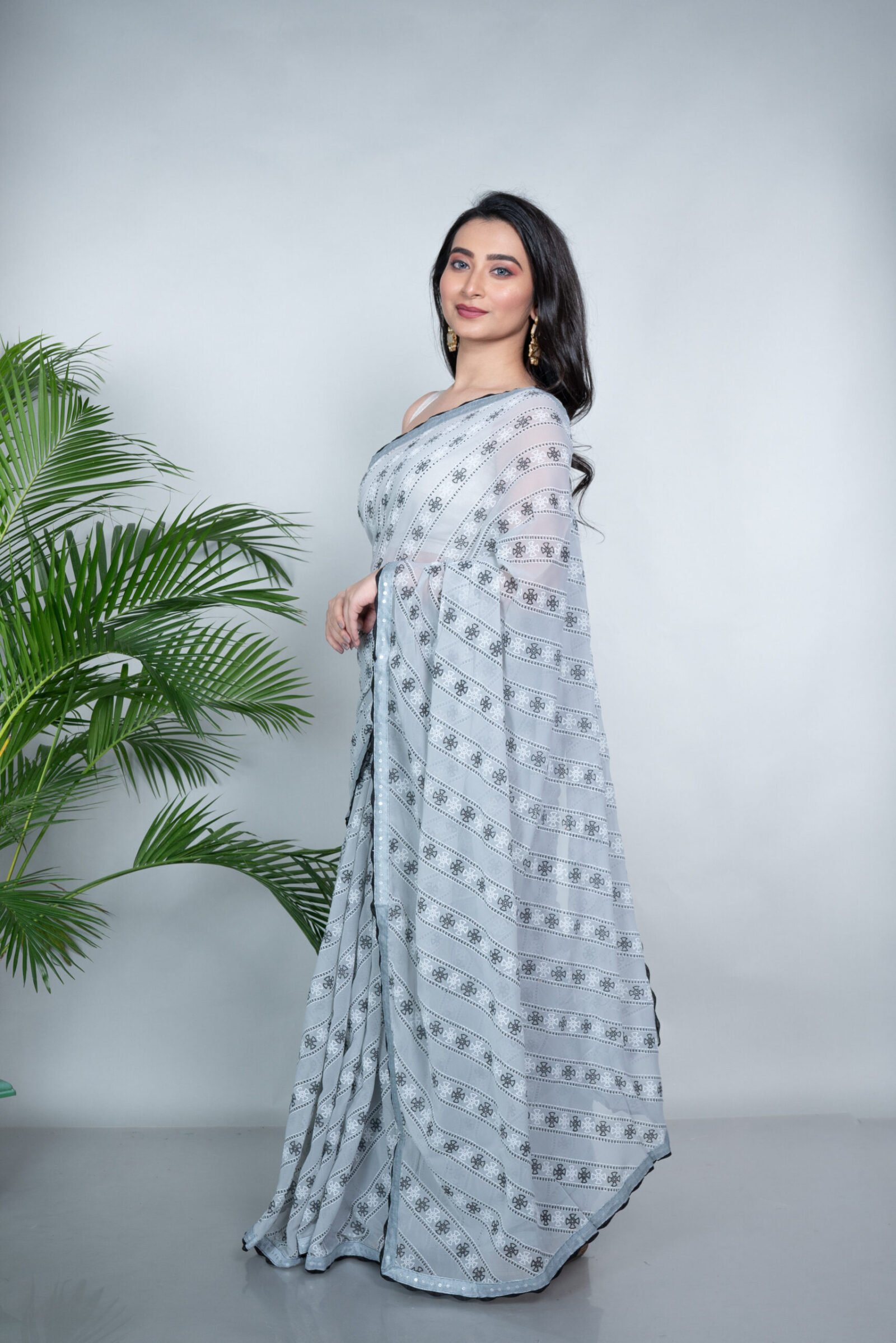 Maheshwari 'Ashen Elegance' - Image 2